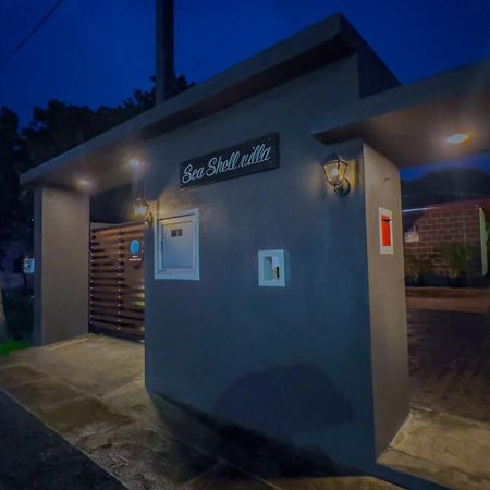 Sea Shell Villa Hikkaduwa 2 Separate Cabanas Ocean Front Villa Екстериор снимка
