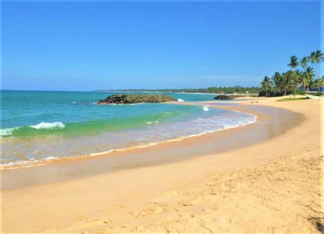 Sea Shell Villa Hikkaduwa 2 Separate Cabanas Ocean Front Villa Екстериор снимка