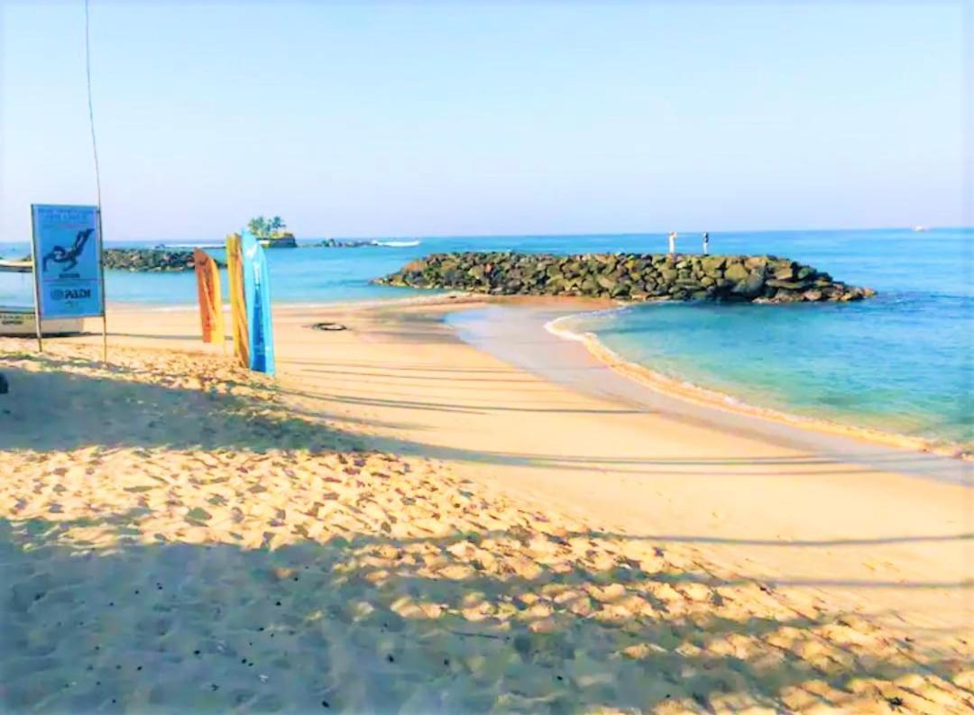 Sea Shell Villa Hikkaduwa 2 Separate Cabanas Ocean Front Villa Екстериор снимка