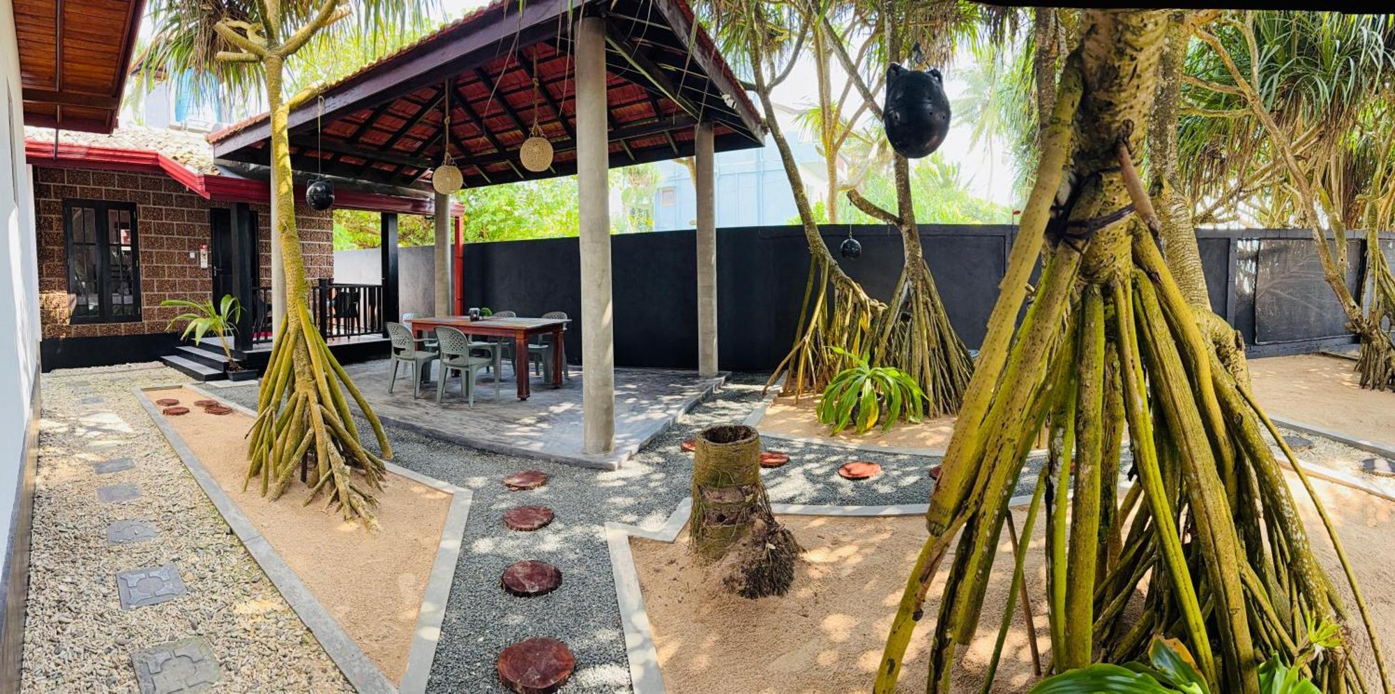 Sea Shell Villa Hikkaduwa 2 Separate Cabanas Ocean Front Villa Екстериор снимка