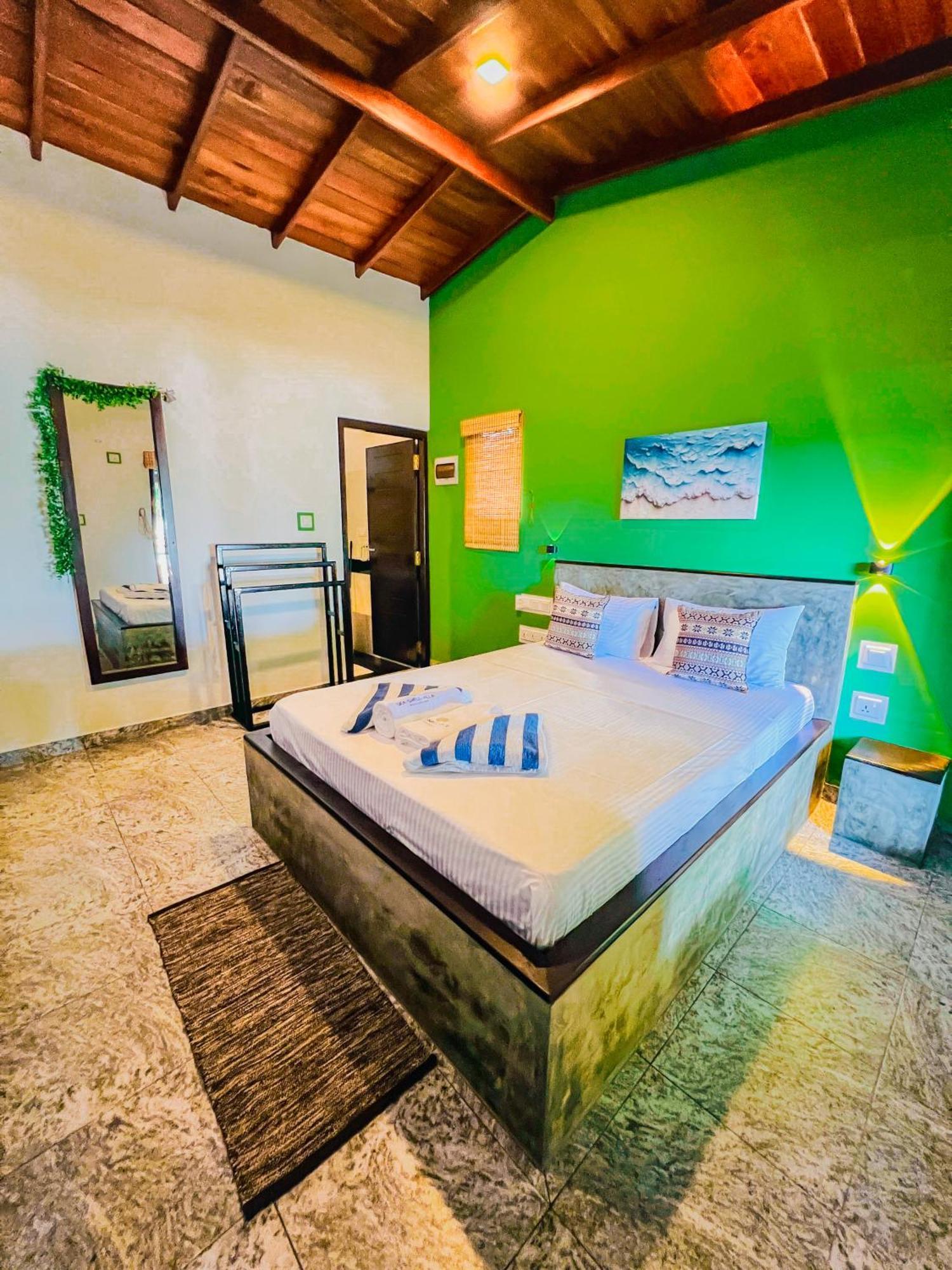 Sea Shell Villa Hikkaduwa 2 Separate Cabanas Ocean Front Villa Екстериор снимка